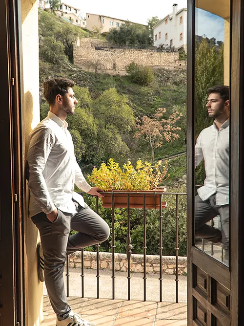 vistas a Cuenca desde el balcón de un alojamiento con encanto